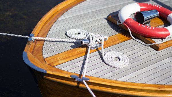 Båtpuss 101: En komplett guide for båteiere
