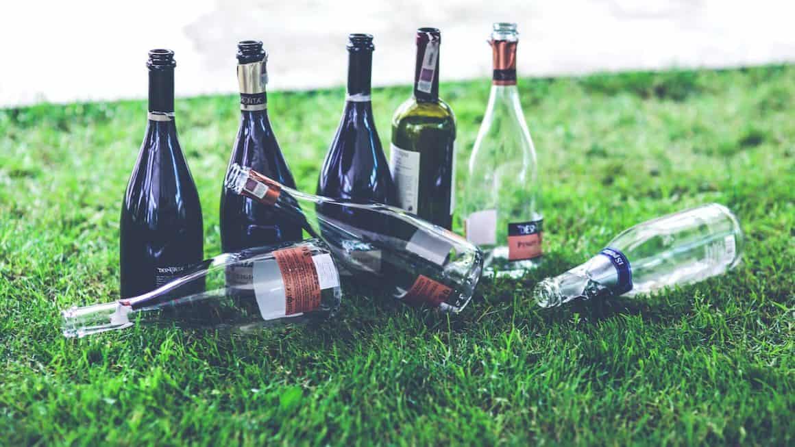 Fem ideer til bruk av tomme vinflasker